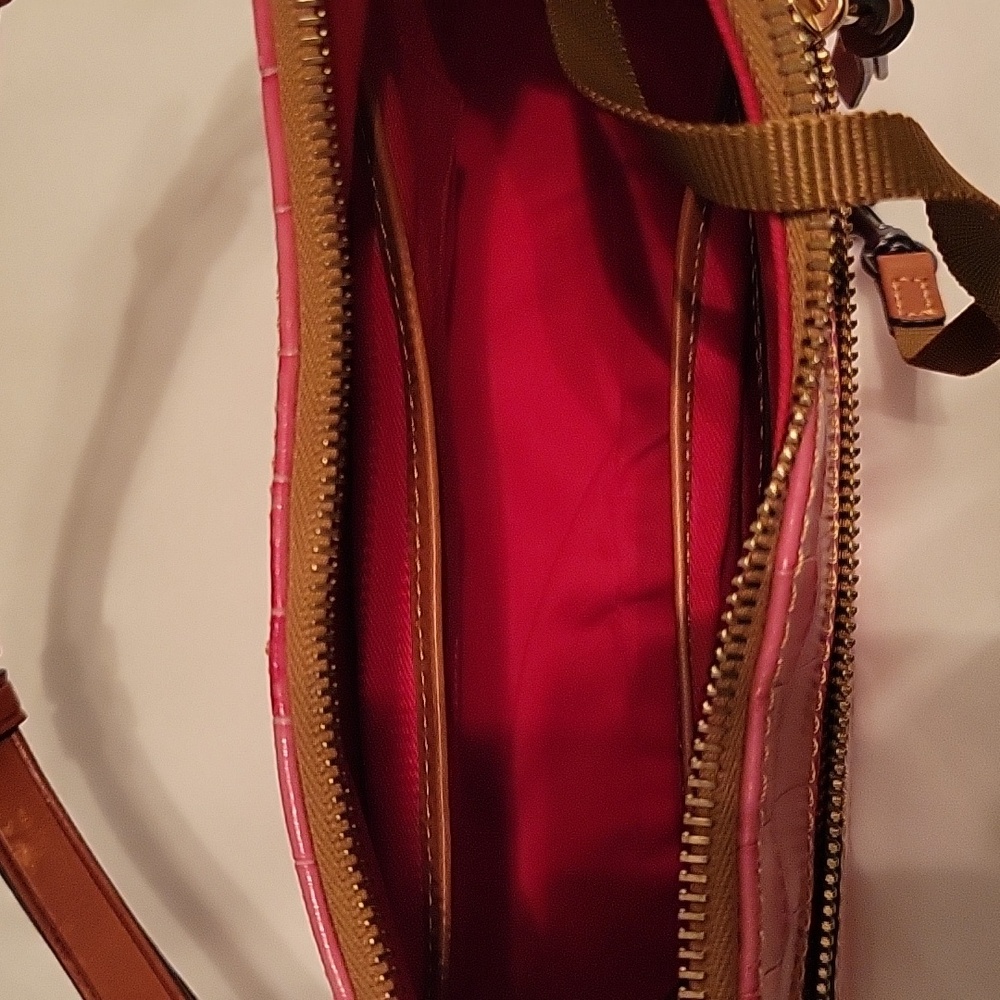Dooney & Bourke New Without Tags Small KILEY Hobo Pink Croc Purse/Handbag - Picture 3 of 7